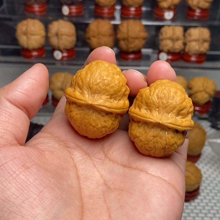 文玩核桃把件铁蛋萌萌包56