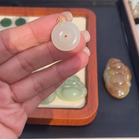 颈饰未镶嵌和田玉