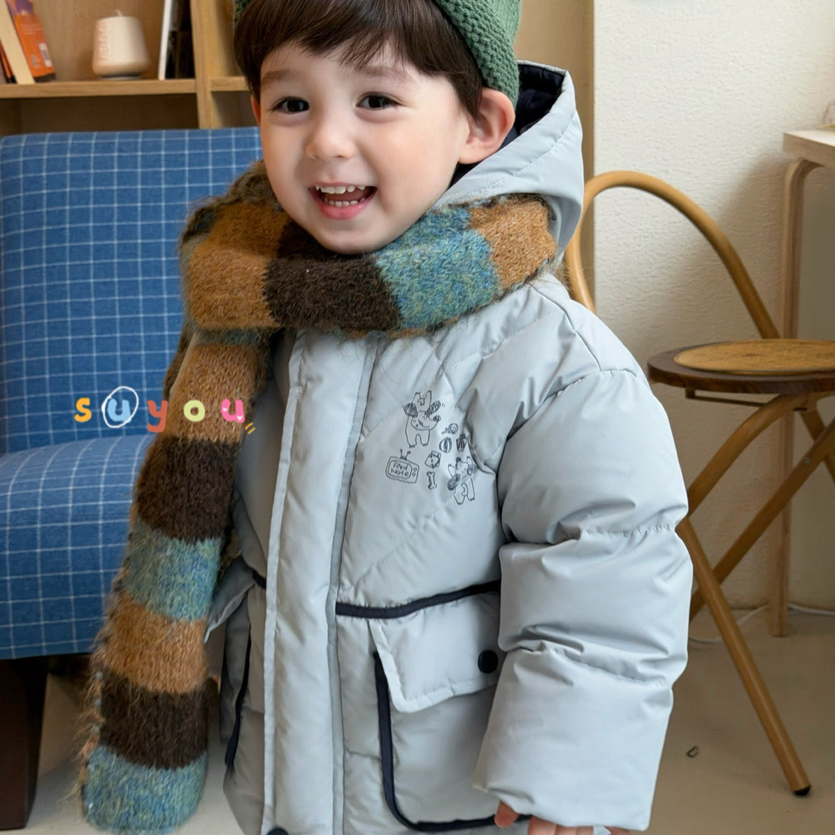 2025苏右男童冬款新款 常规款印花连帽羽绒服外套