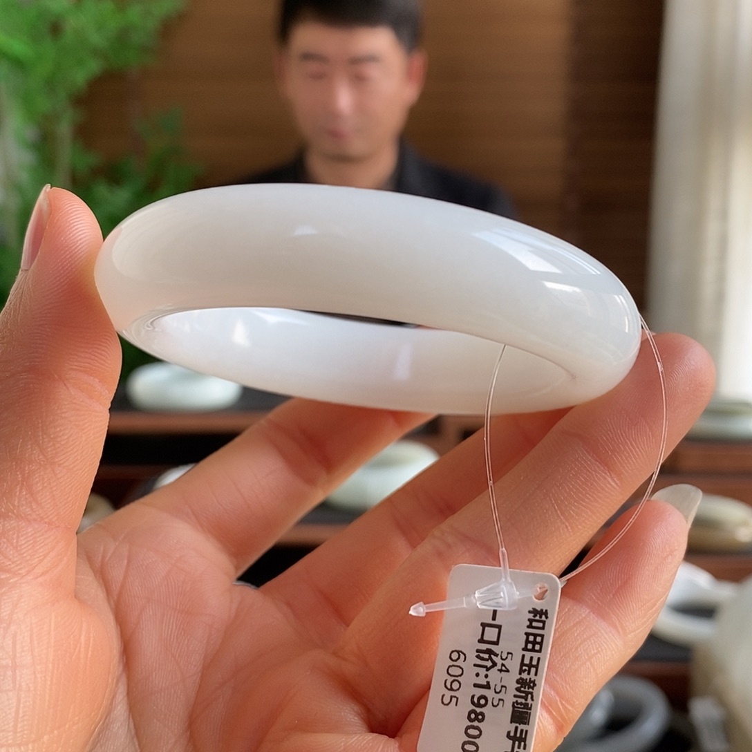 和田玉未镶嵌手镯6095