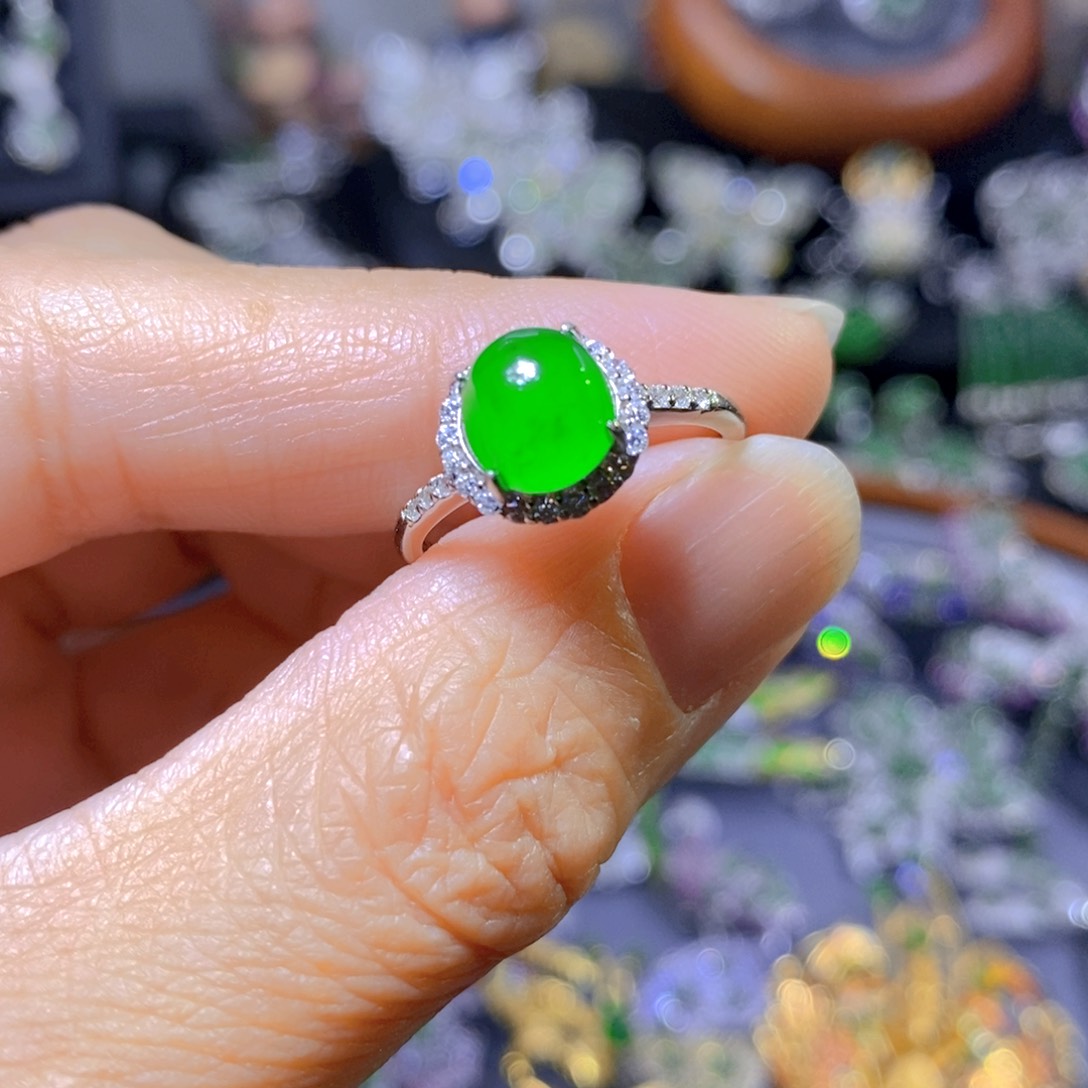 翡翠颈饰银S925镶嵌天然翡翠