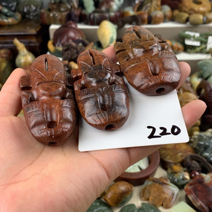 小***亮岫岩河磨玉（透闪石质玉）未镶嵌珠宝奇石