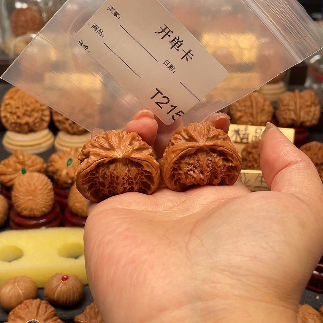 鼠***鱼把件文玩核桃宫灯蛇38。215