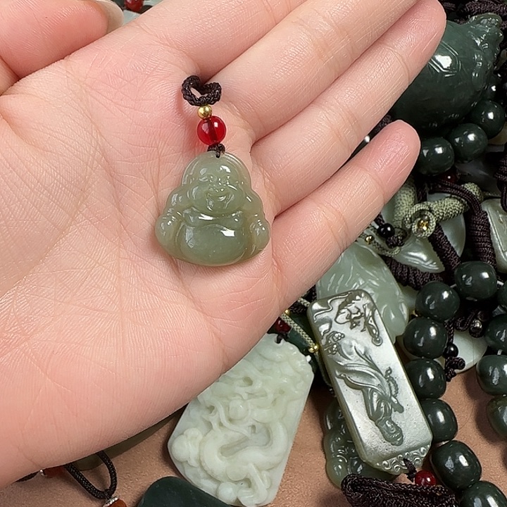 和田玉未镶嵌颈饰