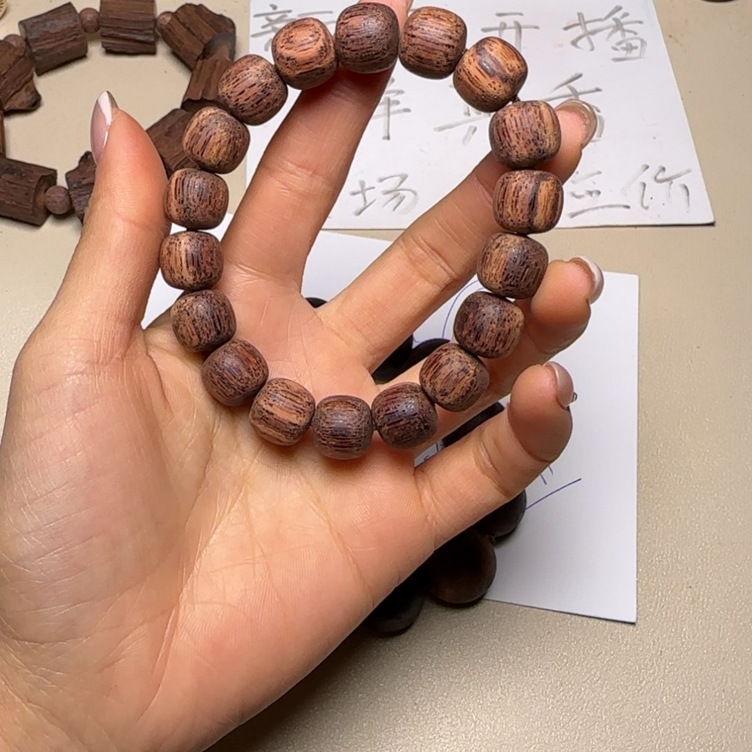 藤类降真香白油老型11*12单圈手串