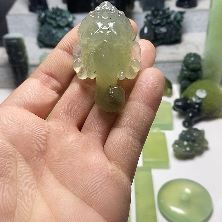 岫玉手把件未镶嵌