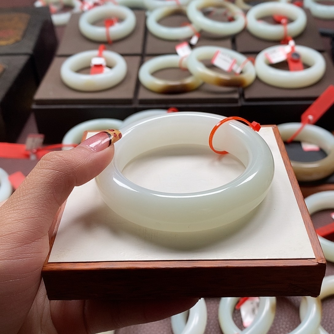 和田玉手镯未镶嵌✨**✨