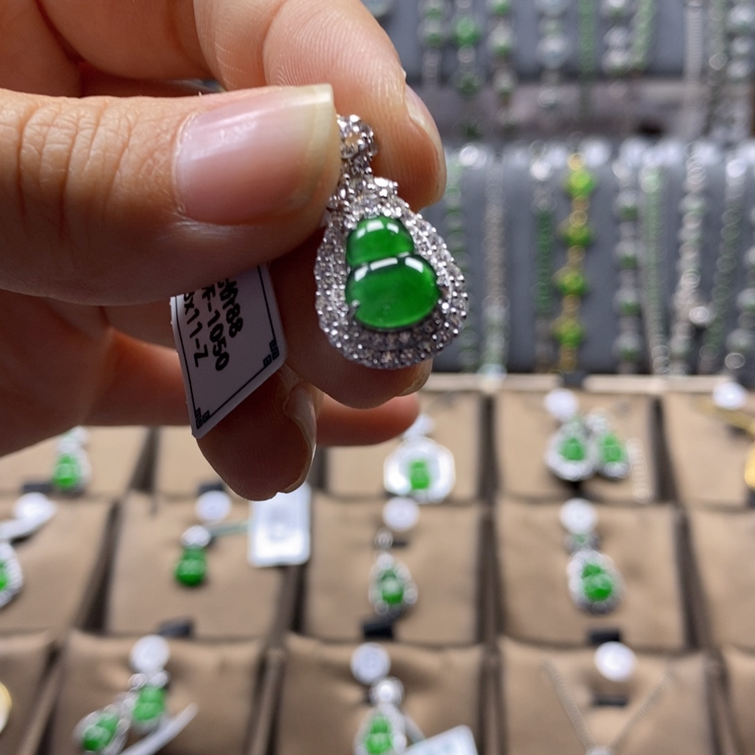 翡翠颈饰银S925镶嵌翡翠