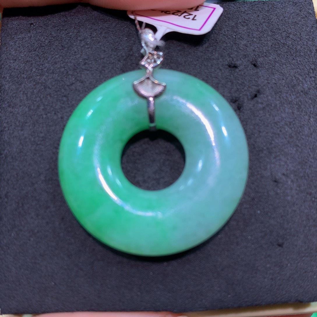 翡翠18K金镶嵌颈饰翡翠