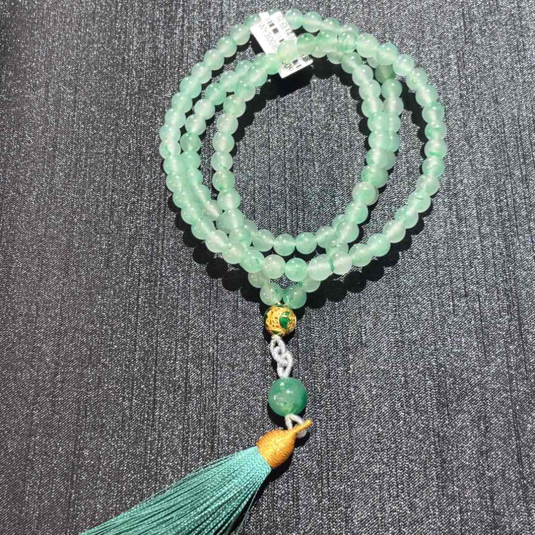 石英质玉颈饰未镶嵌