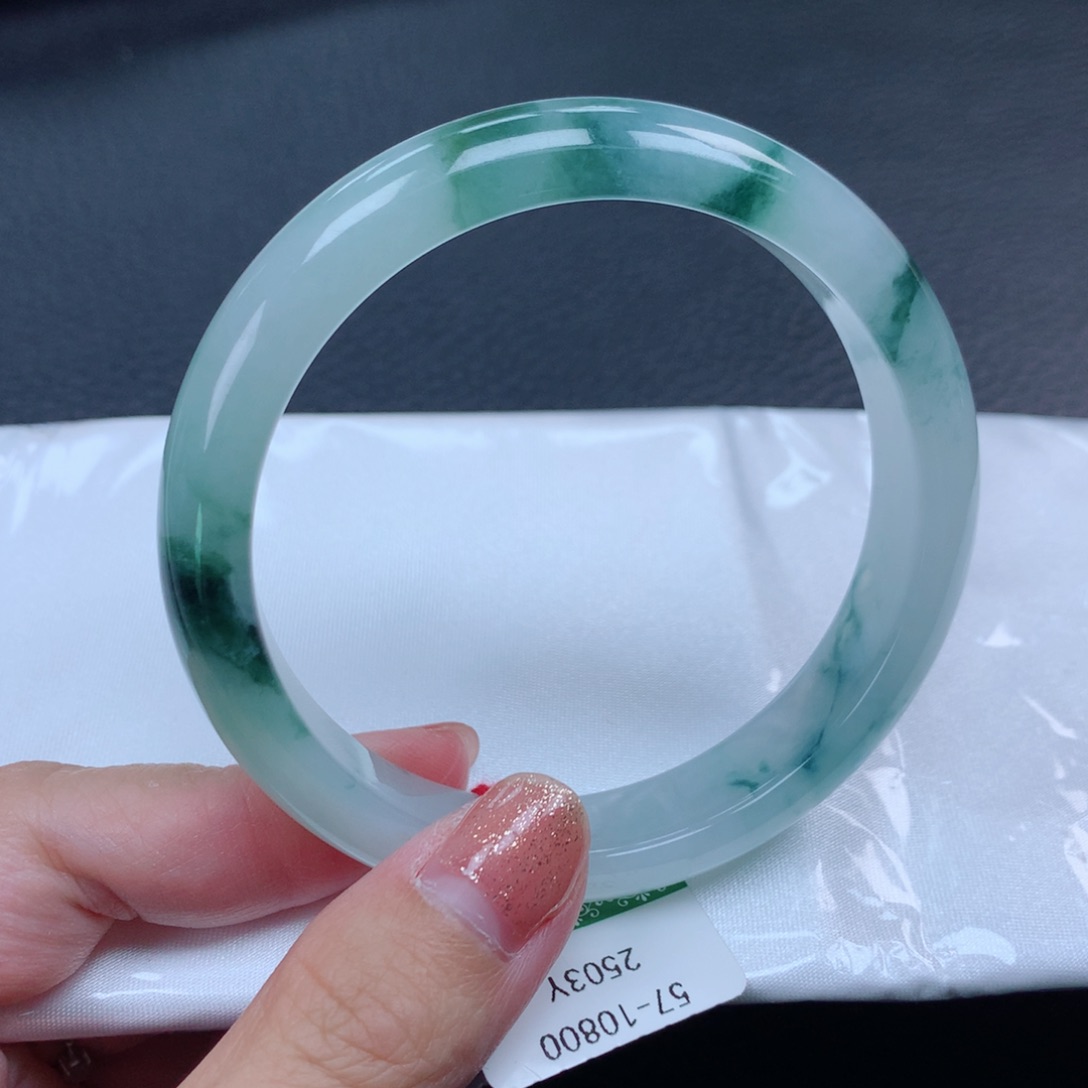 翡翠手镯未镶嵌57圈口冰胶飘绿花