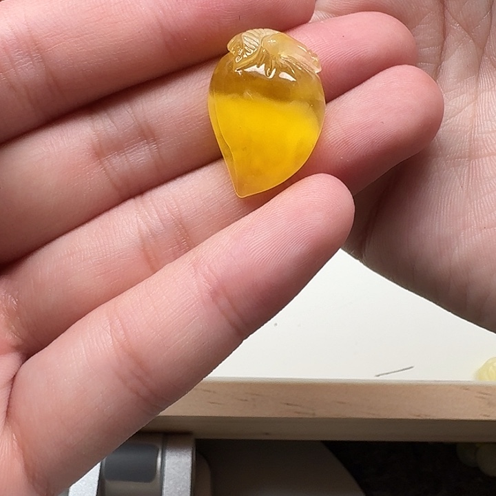 q***n琥珀未镶嵌吊坠(不含链)