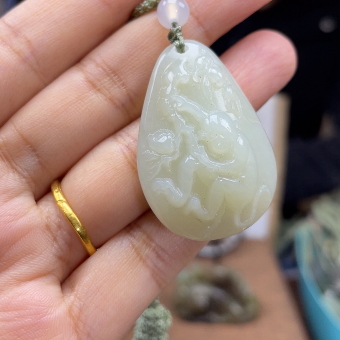 和田玉未镶嵌颈饰