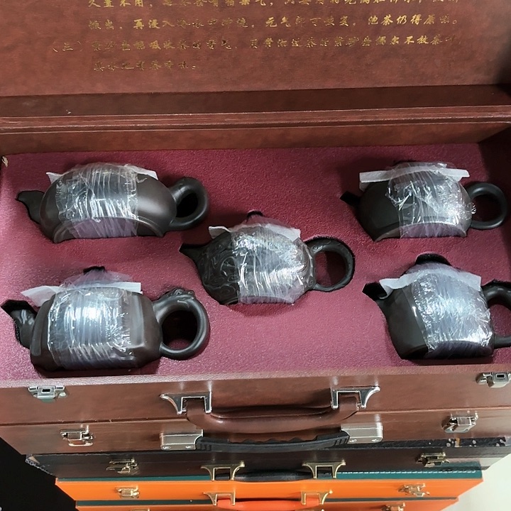 孤品茶具套装等。        