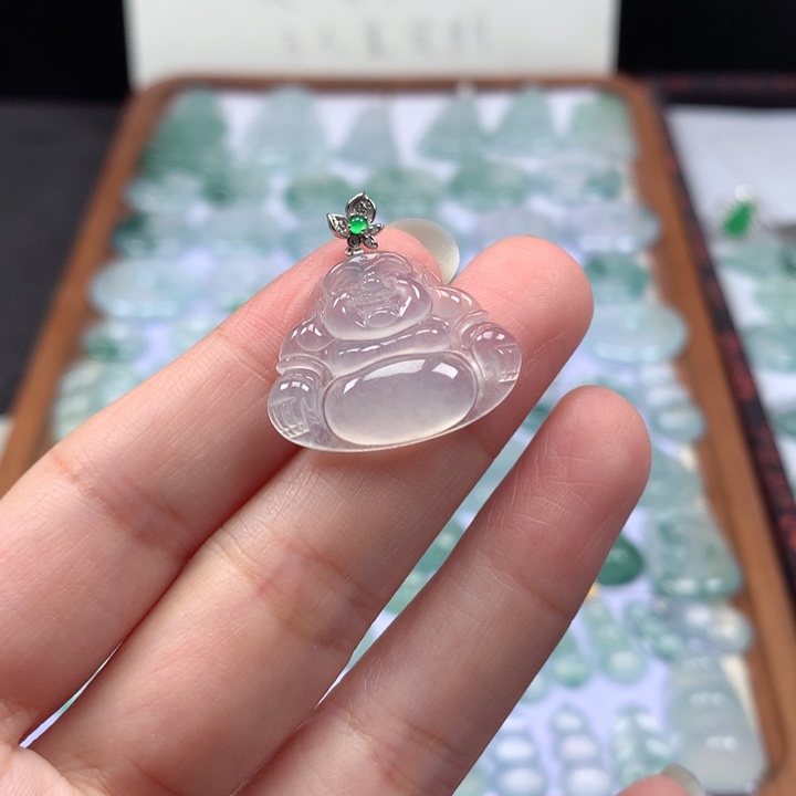 颈饰18K金镶嵌翡翠冰种佛公