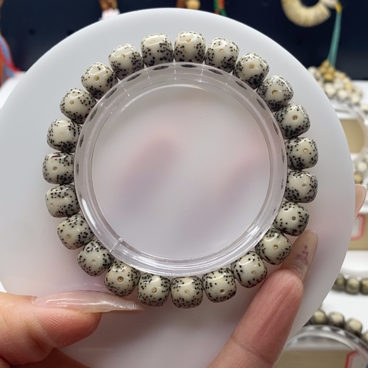 手串星月菩提10瓷白大眼