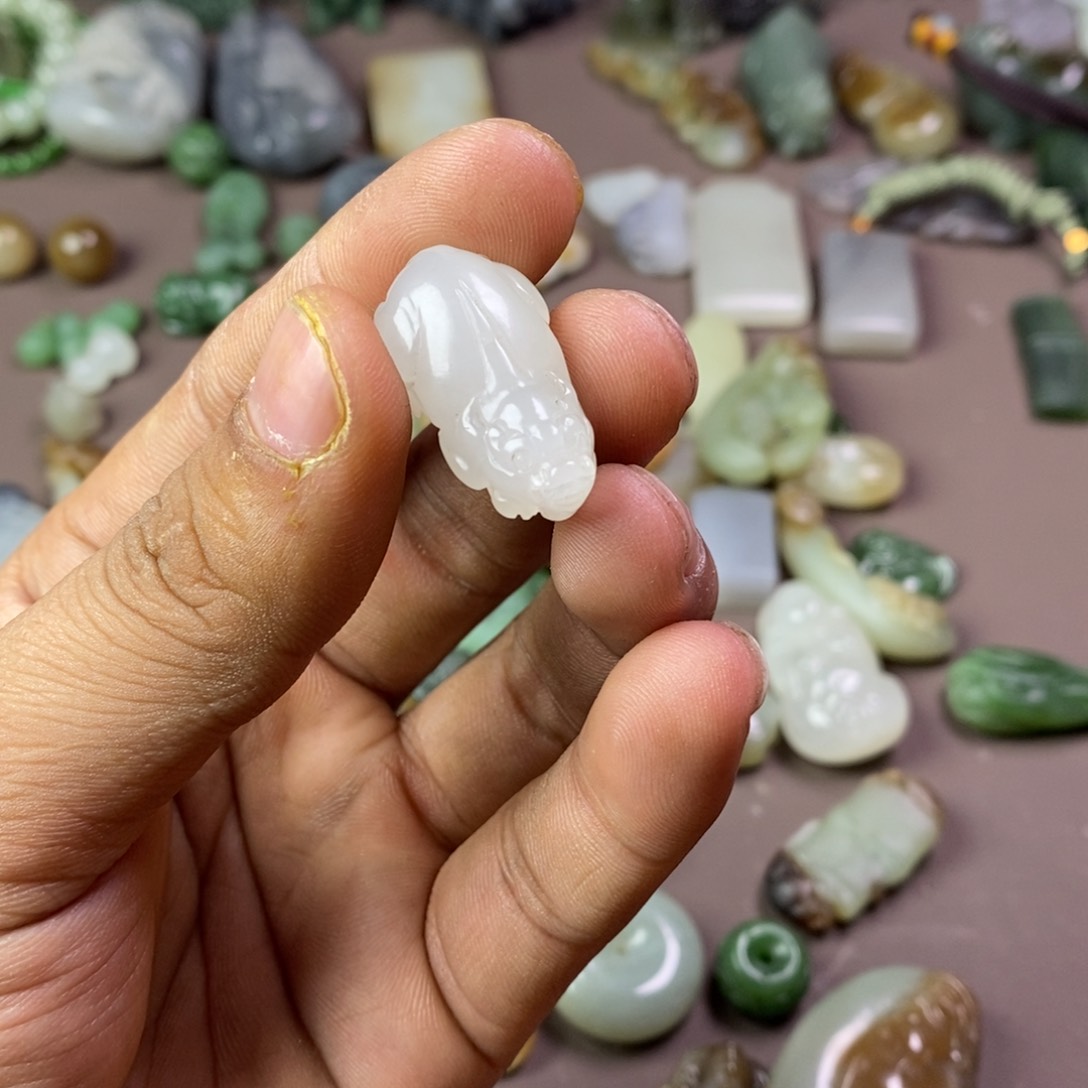 和田玉颈饰未镶嵌