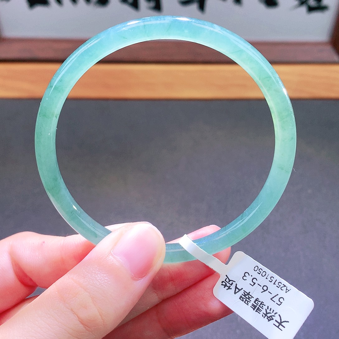 翡翠未镶嵌手镯天然翡翠