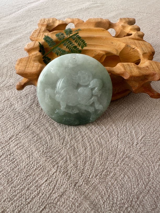 天然翡翠A货生肖马牌（马上有钱）