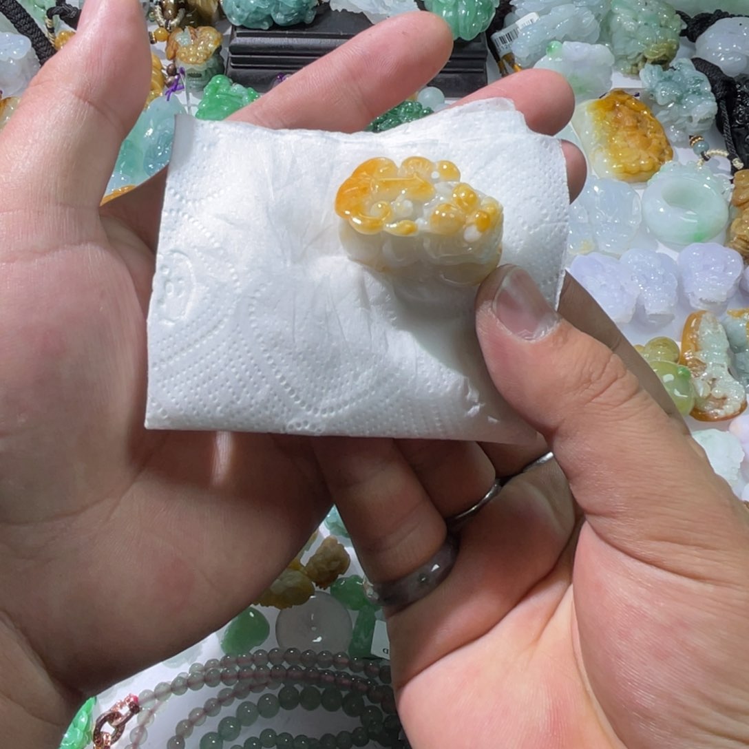 翡翠颈饰未镶嵌天然