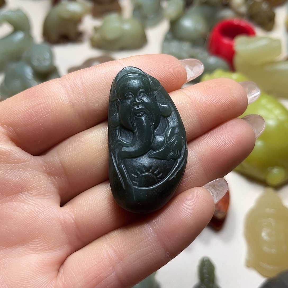 白玉菩提吊坠白玉菩提吊坠