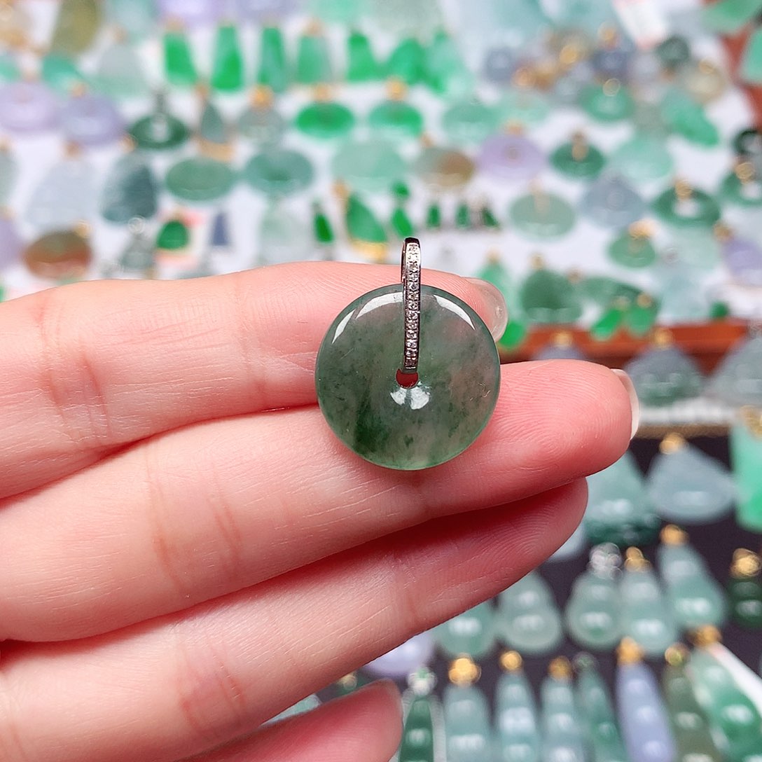 翡翠颈饰18K金镶嵌天然翡翠a货