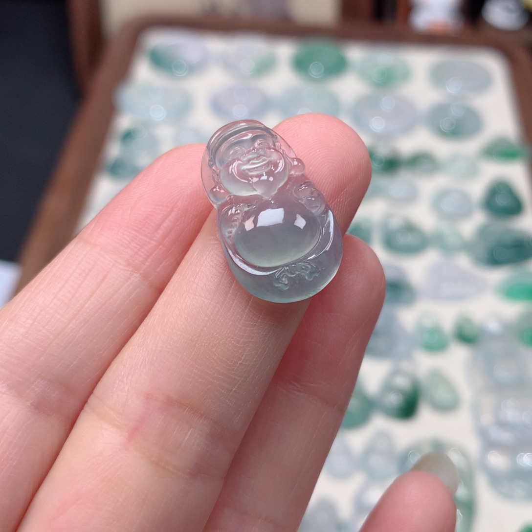 翡翠未镶嵌颈饰冰种小财爷