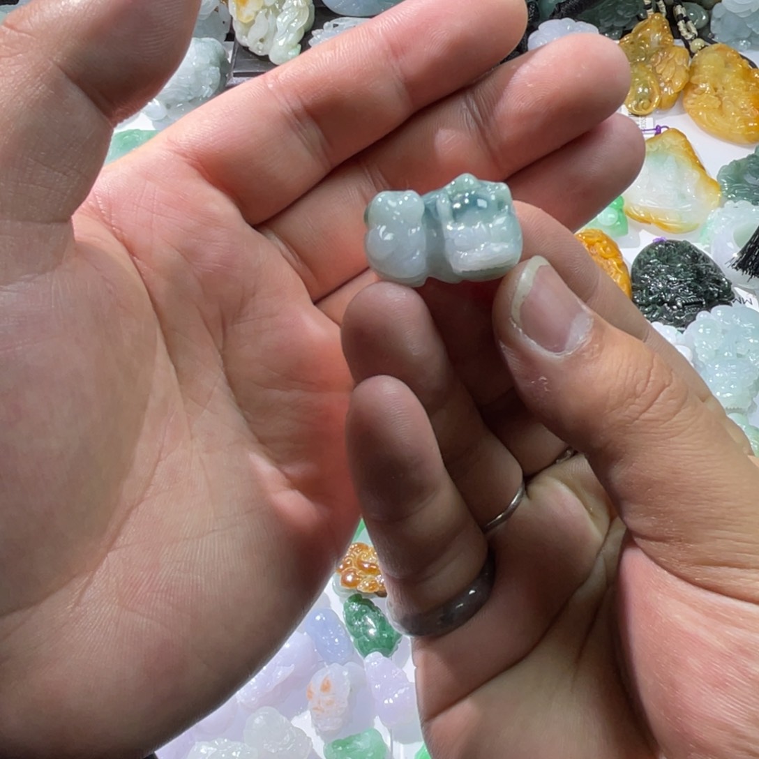 翡翠颈饰未镶嵌天然