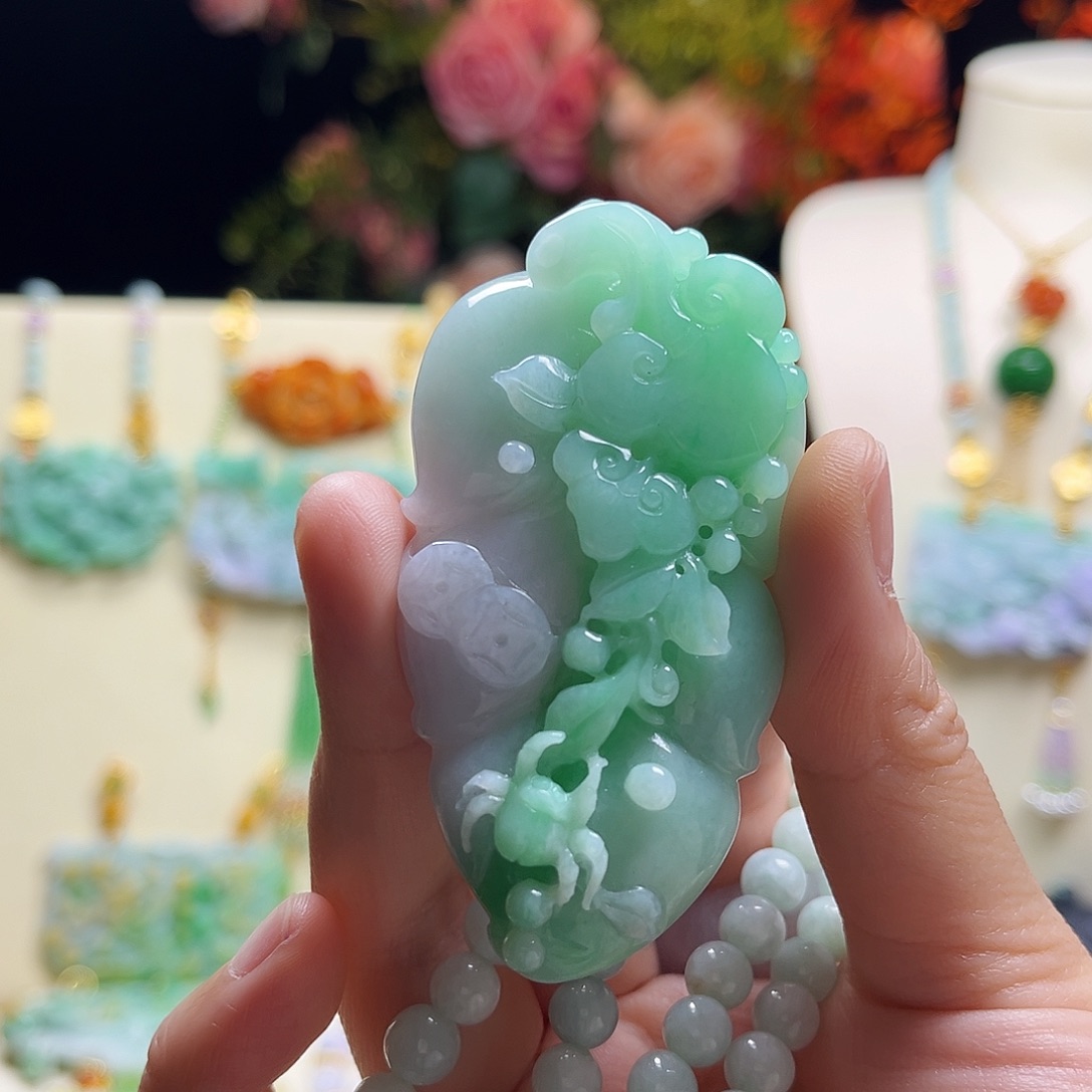 翡翠颈饰未镶嵌叶子