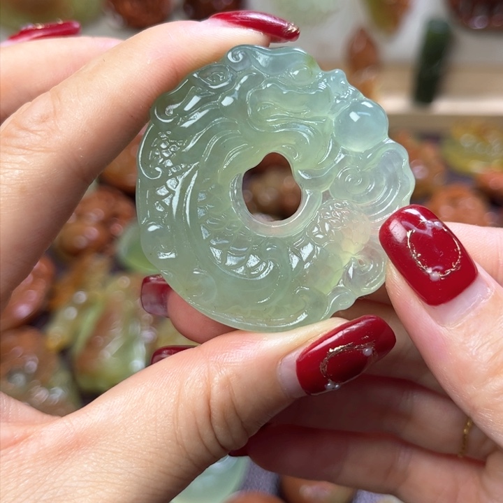 蛇纹石玉吊坠(赠链)未镶嵌