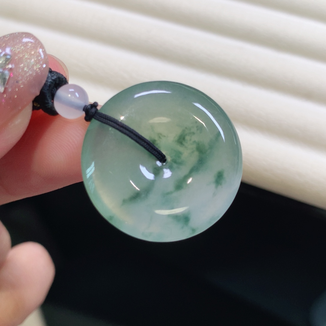 翡翠颈饰未镶嵌扣子