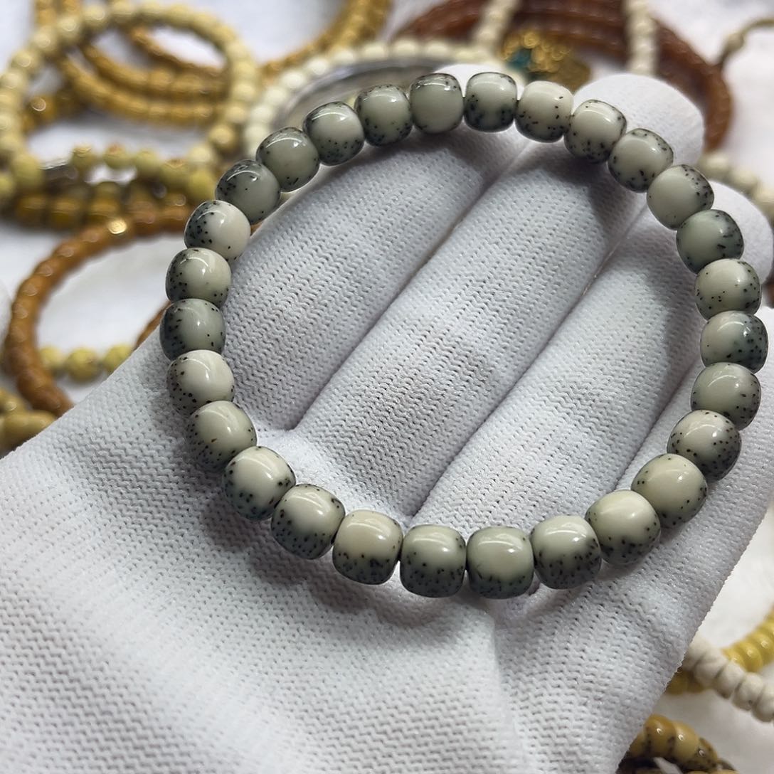 星月菩提吊坠绿背河豚