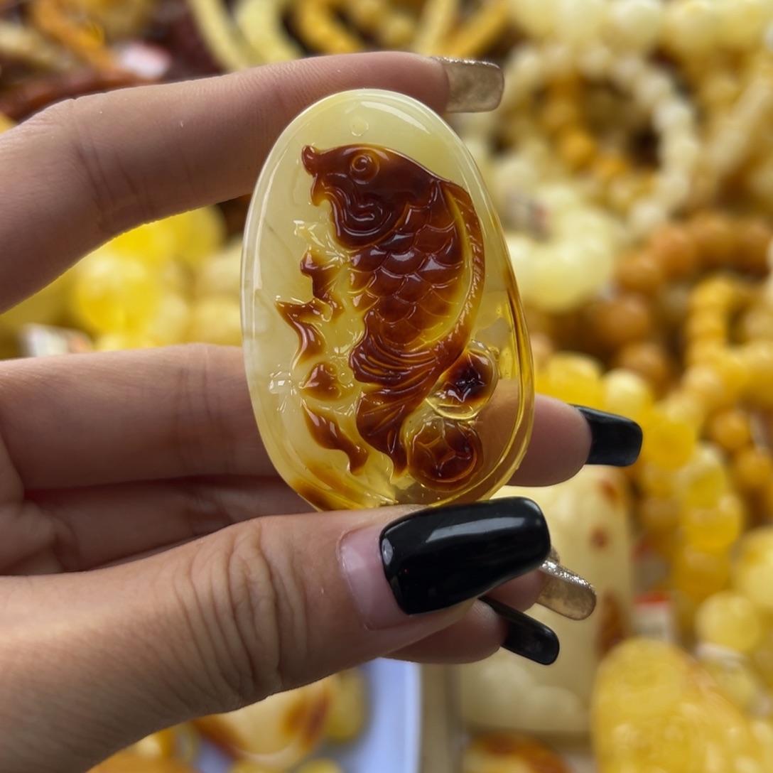 琥珀珠宝奇石未镶嵌