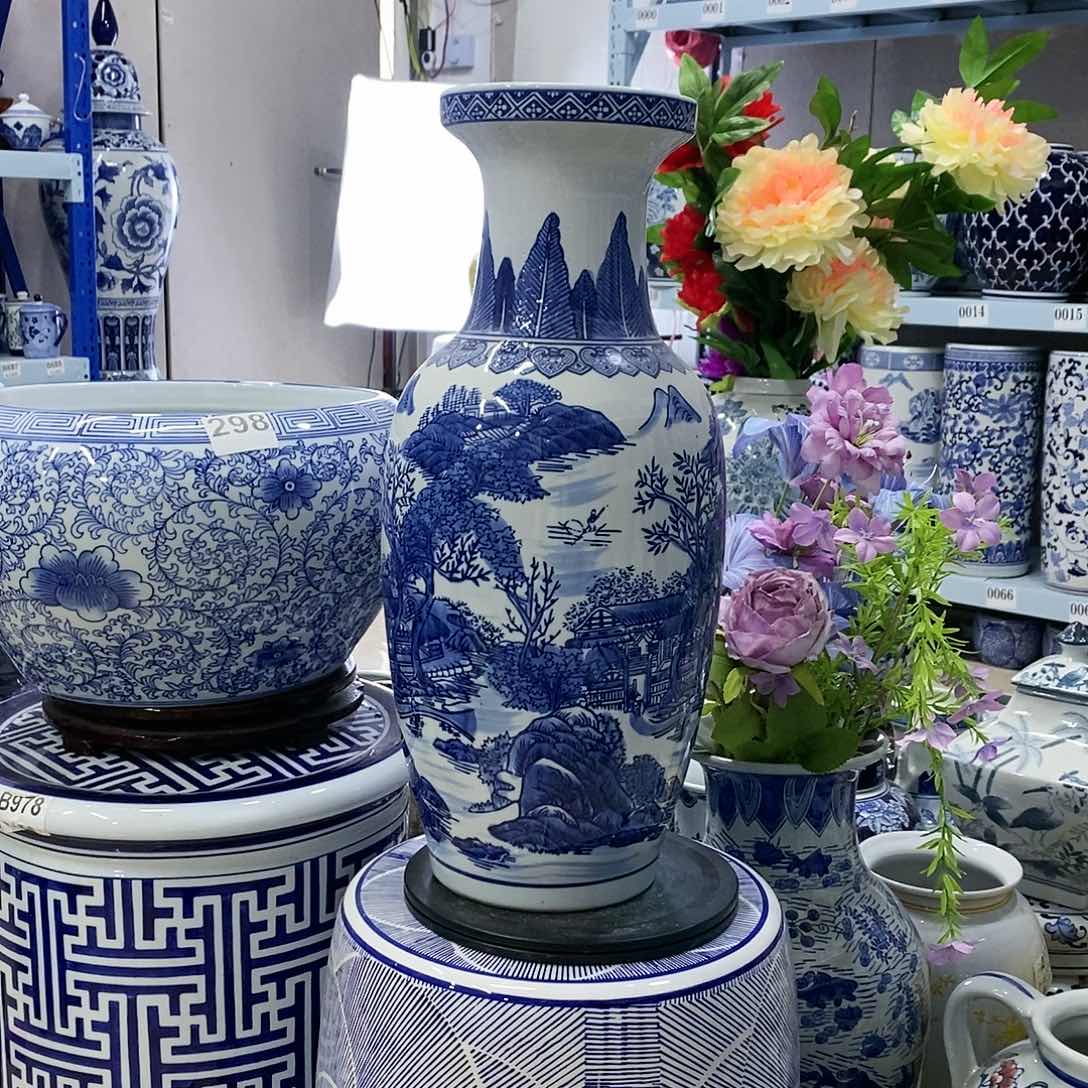 【闪购商品】摆件微瑕鱼尾瓶瓷器………………………………