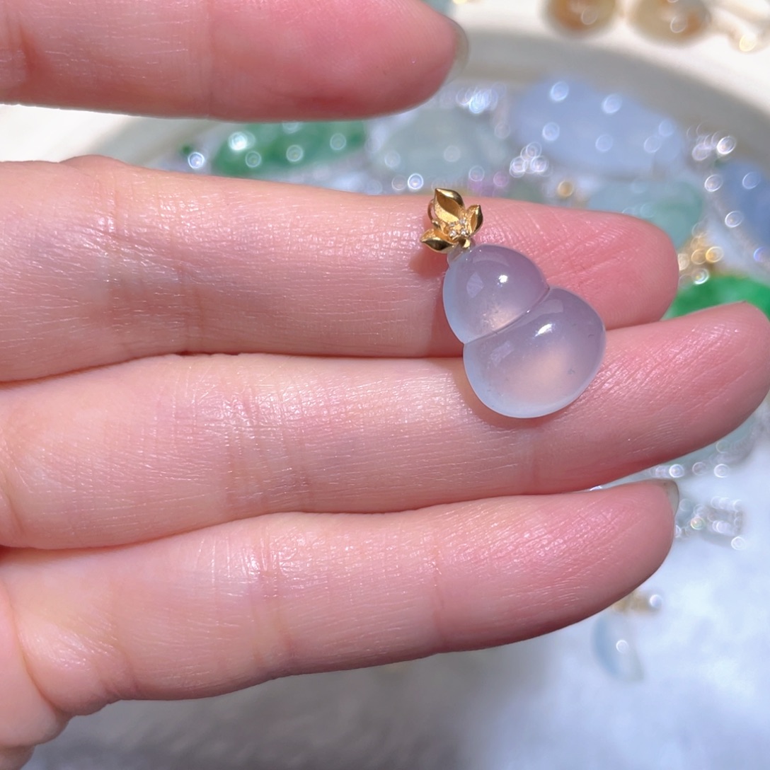 翡翠颈饰18K金镶嵌翡翠