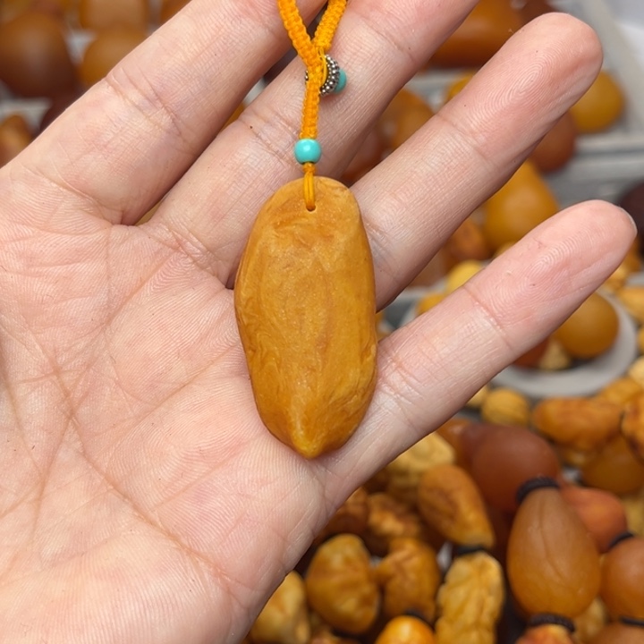 琥珀未镶嵌裸石天然蜜蜡吊坠