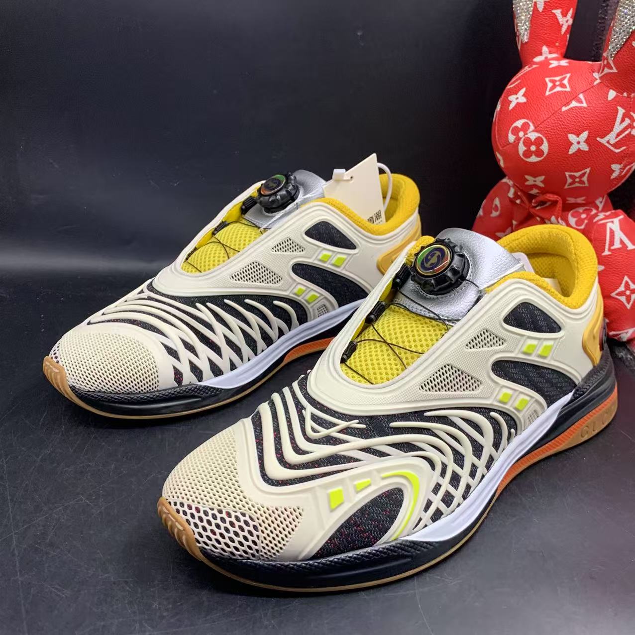 95新 GUCCI/古驰 织物羽毛球时尚运动鞋42欧码kke235