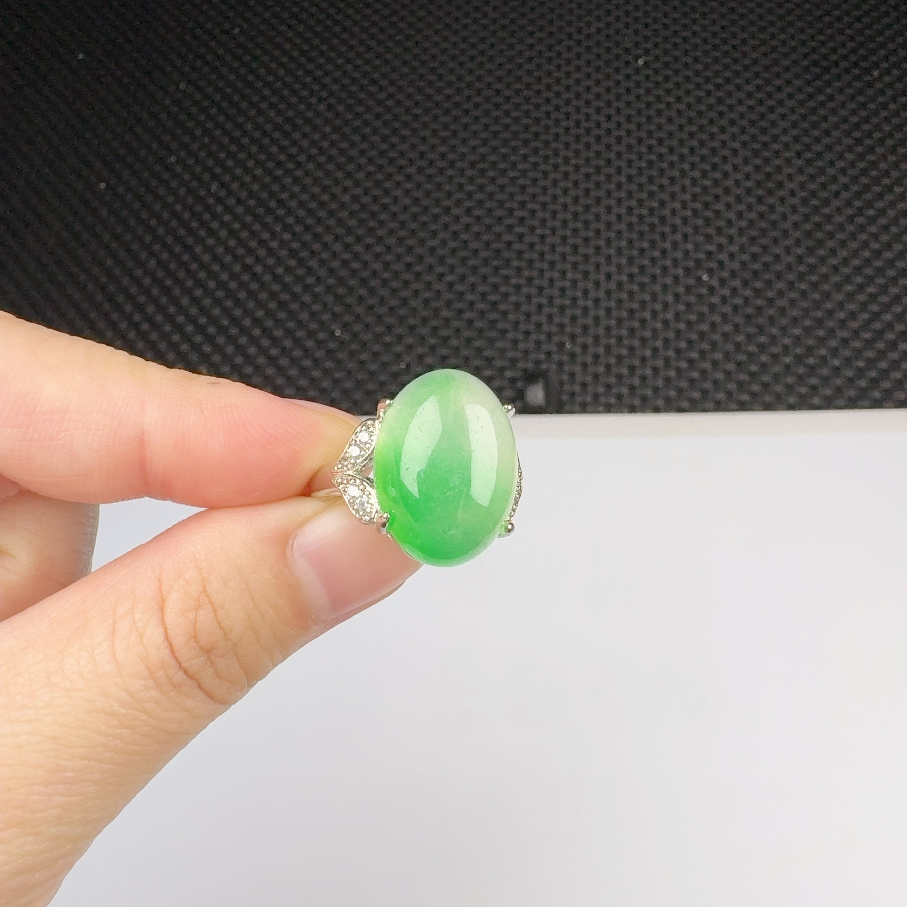 z107绿花戒指精美时尚