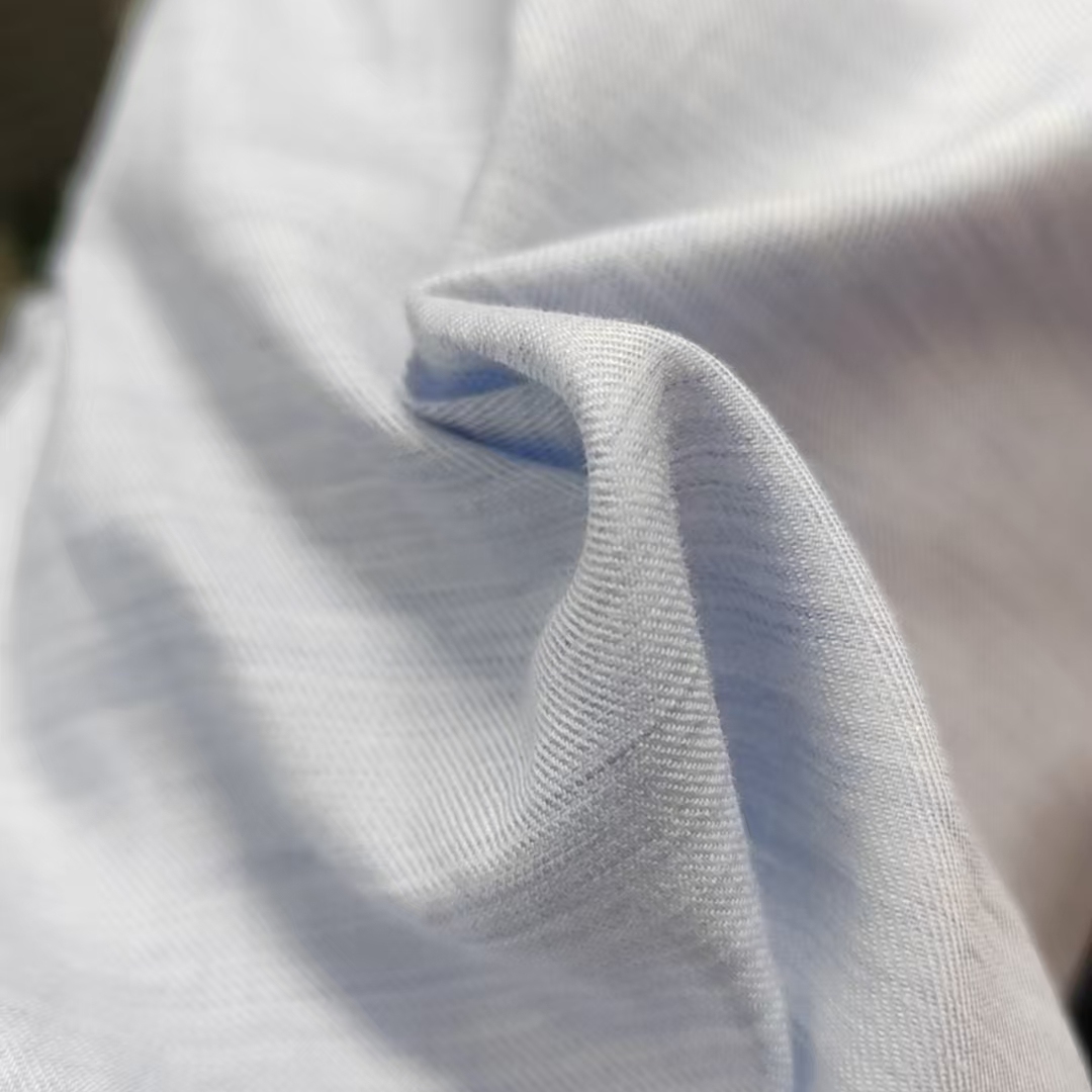 棉+VI 淡蓝色衬衫长裙外套服装布艺面料 幅宽150CM