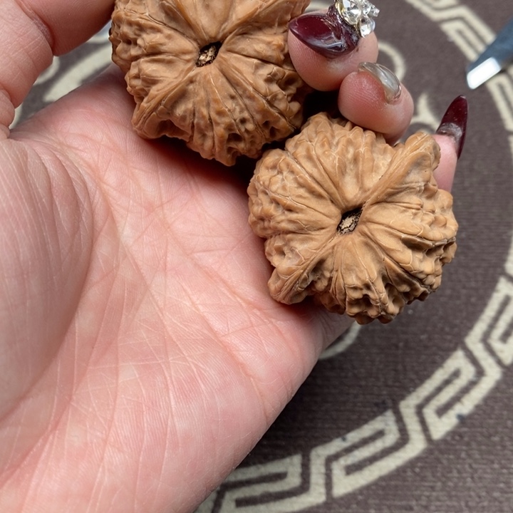 文玩核桃吊坠血麒麟全品