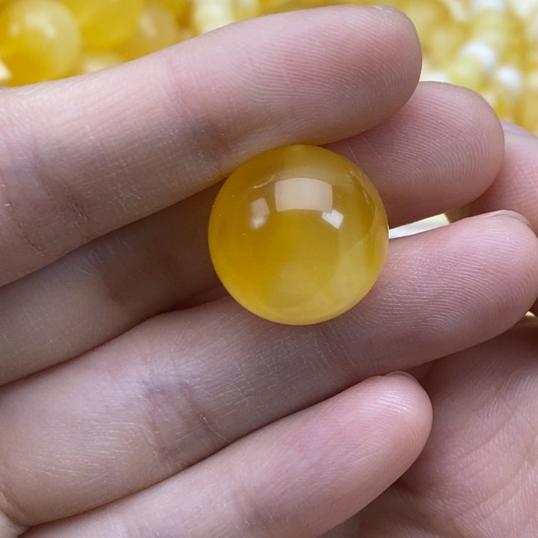 琥珀裸石未镶嵌16.6微瑕圆珠