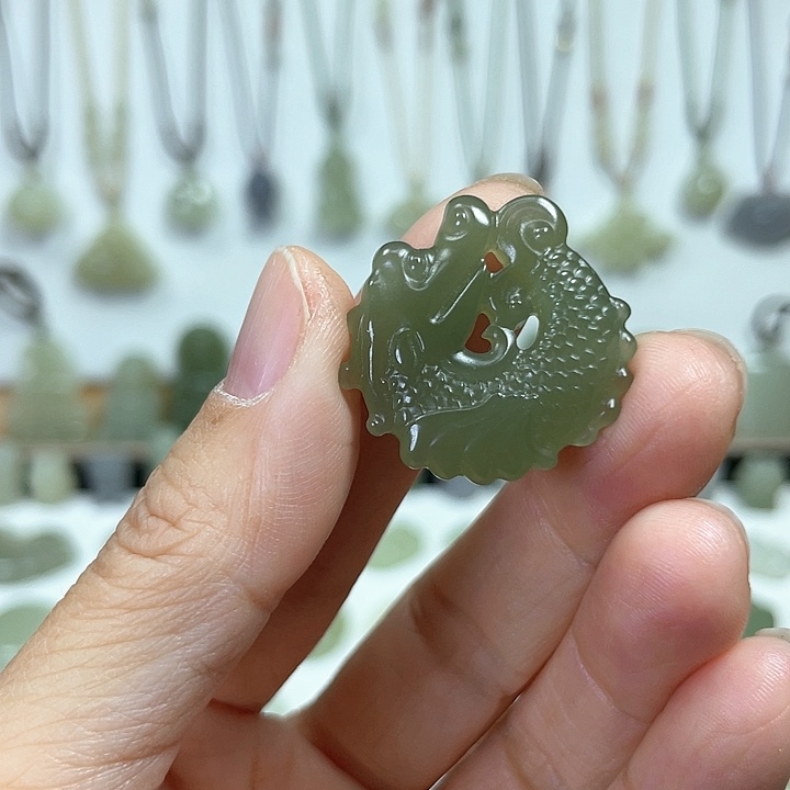 和田玉未镶嵌颈饰