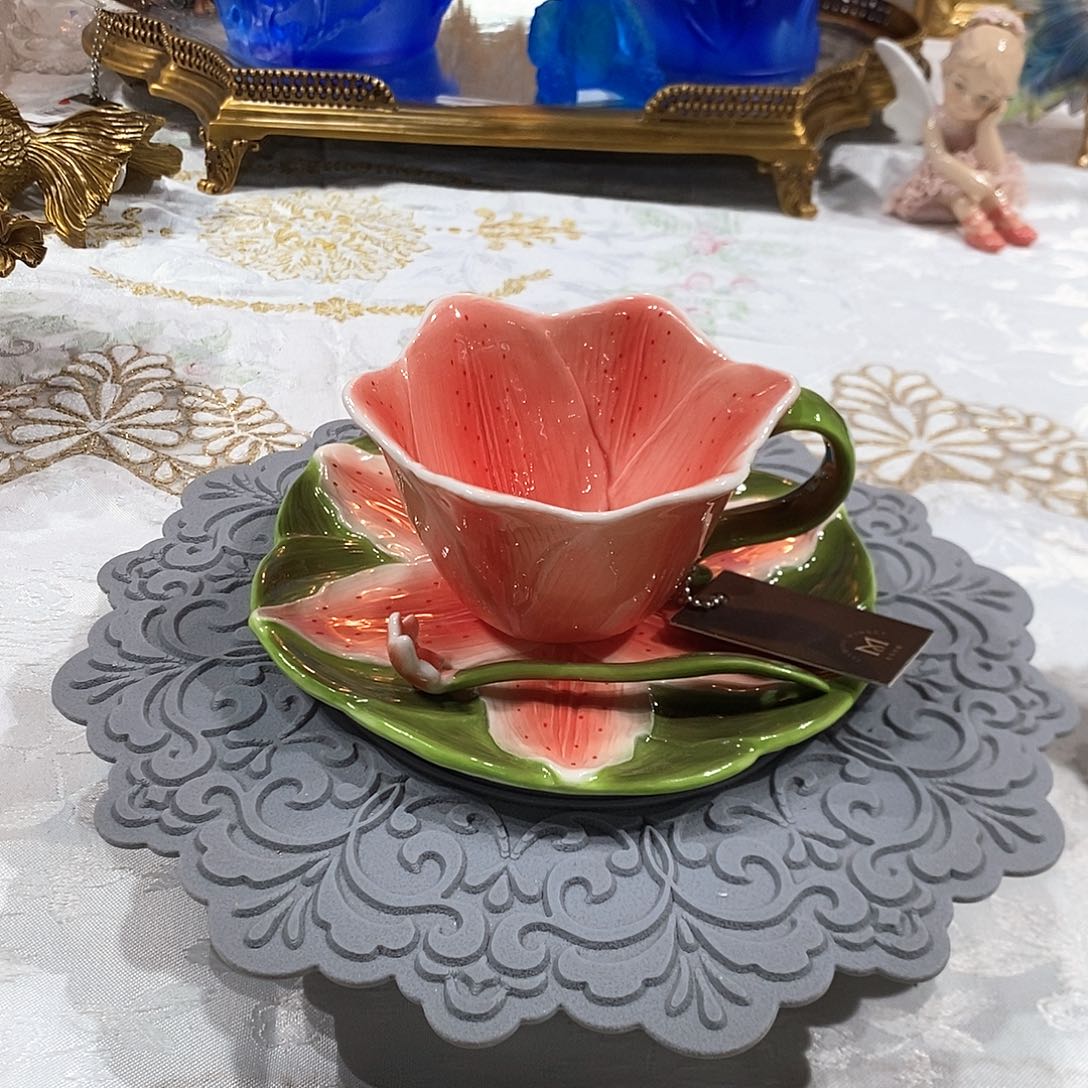摆件0259骨瓷百合花杯碟礼盒装