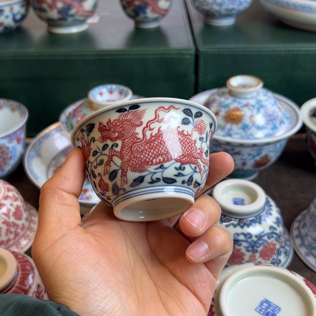 H正绎堂麒麟追凤撇口杯