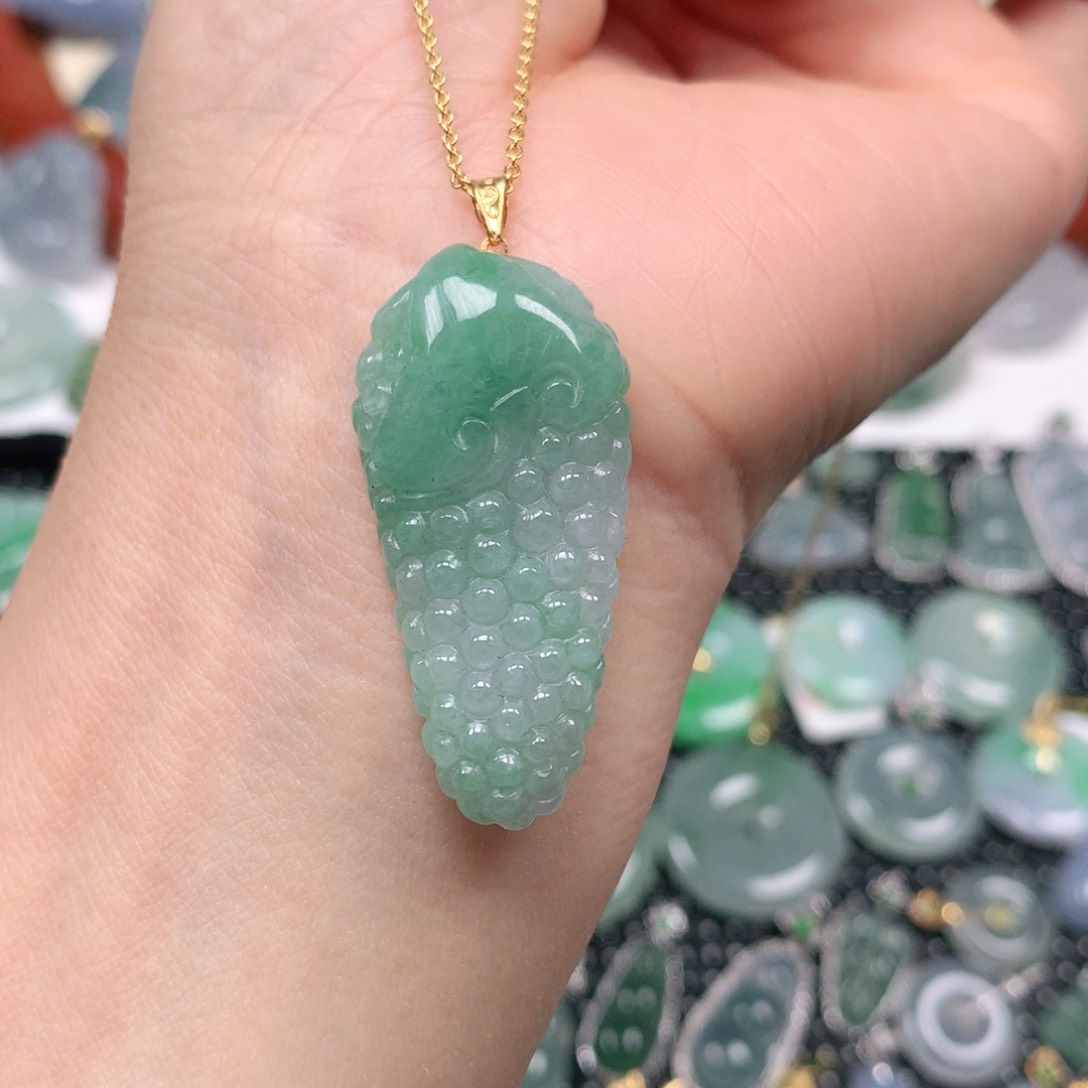 【闪购商品】翡翠吊坠(不含链)18K金镶嵌