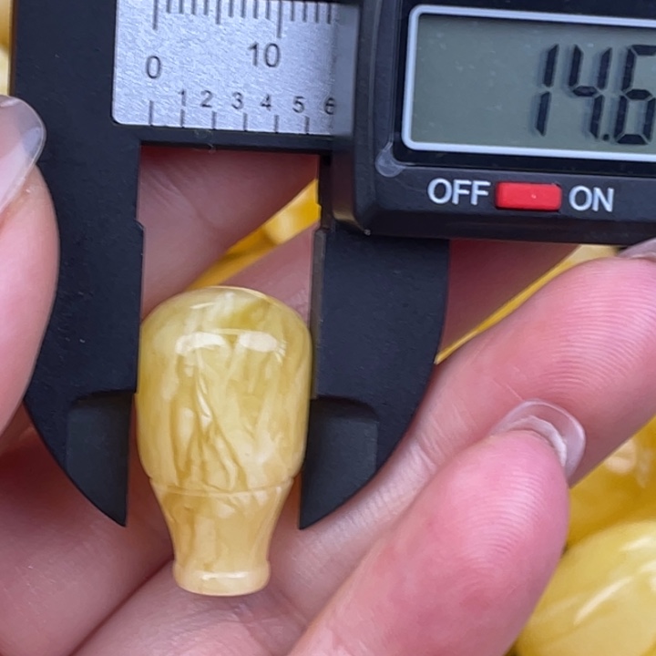 蜜蜡未镶嵌裸石微瑕149