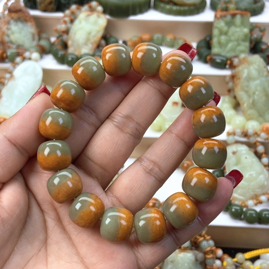 透闪石质玉手串未镶嵌超***飞