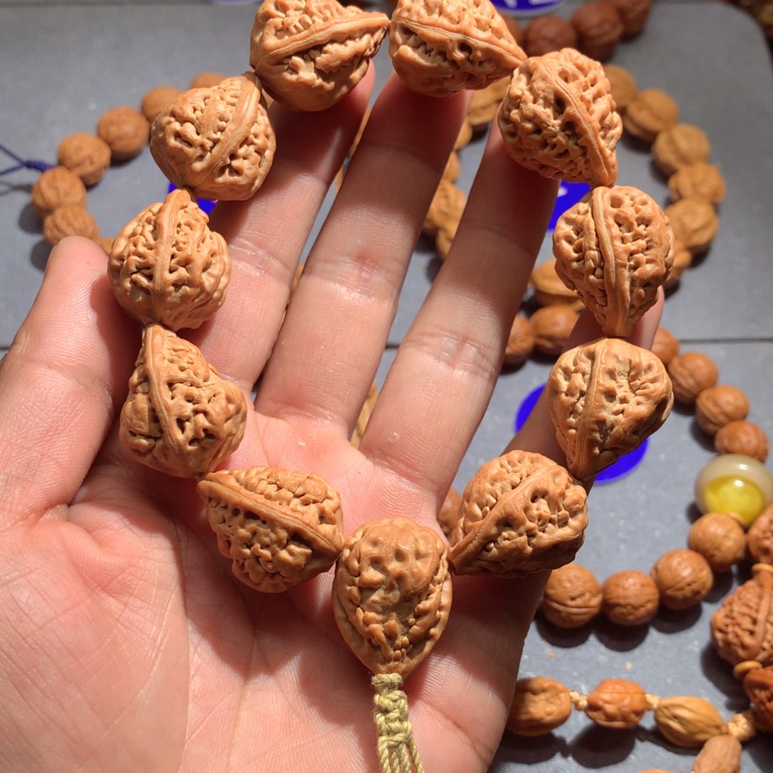 文玩核桃吊坠安**在麒麟角