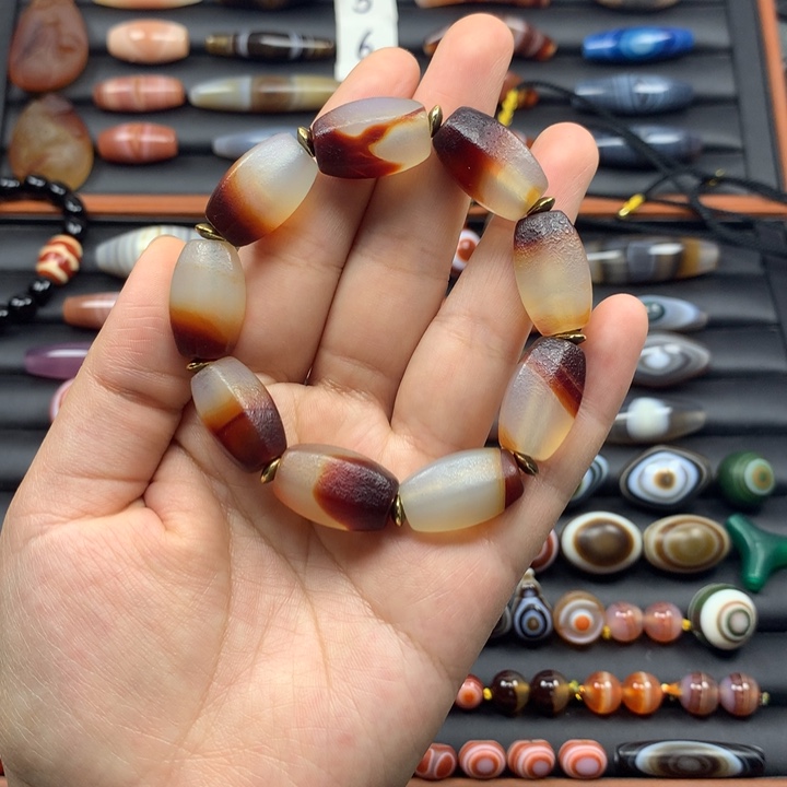 玛瑙/玉髓颈饰未镶嵌