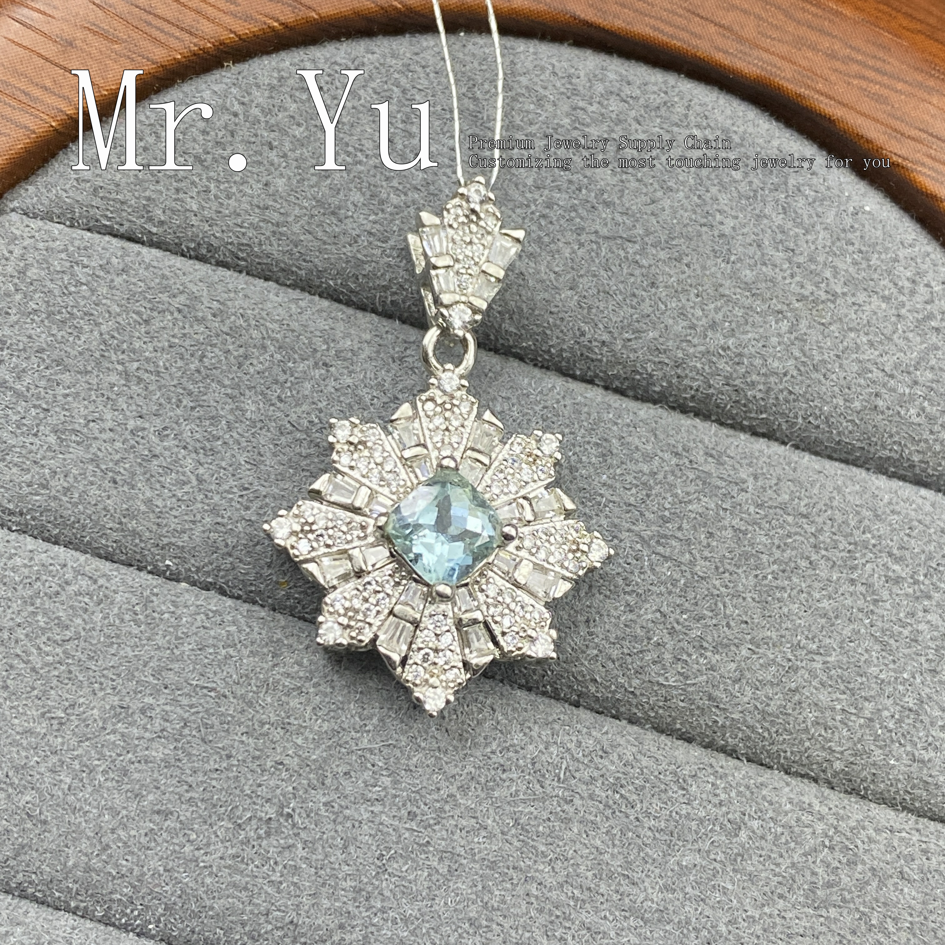 天然海蓝宝吊坠气质蓝色轻奢设计师满钻豪华lhl04